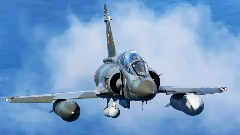 Fransa’da Mirage 2000D Savaş Uçağı Düştü: 1 Kişi Hayatını Kaybetti