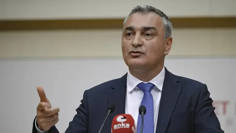 Müslim Sarı’dan YENİ Parti’ye İBB Seçimi Uyarısı: “Siyasal Bedelini Öderler”